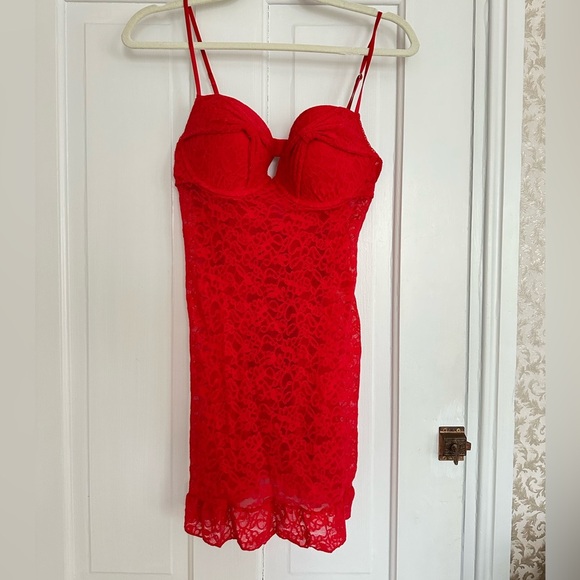 Victorias Secret The Lacie- Red Lace Chemise with Sweetheart Neckline - Picture 1 of 11